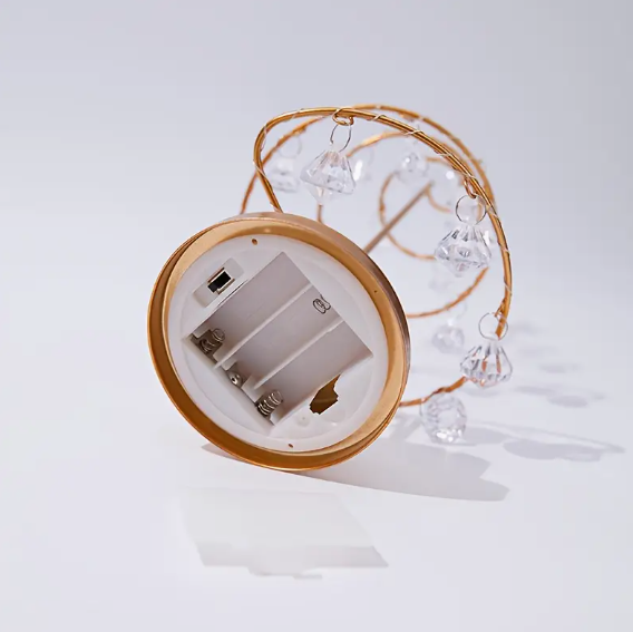 Елегантна метална коледна елха с LED осветление